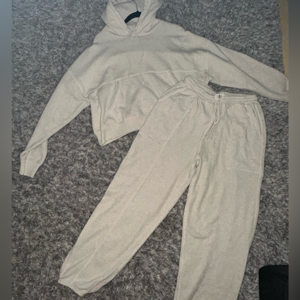 New with tags// women’s aerie sweat outfit
